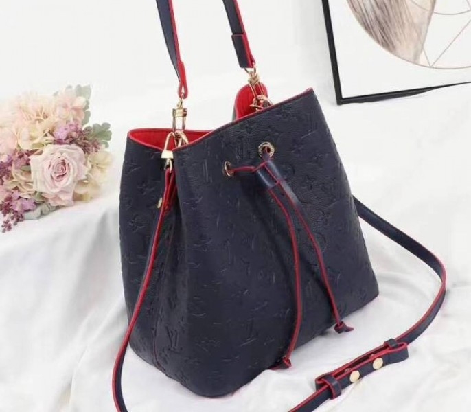 L0vis Vvtt0n Monogram Empreinte NeoNoe MM Bag In Marine Rouge
