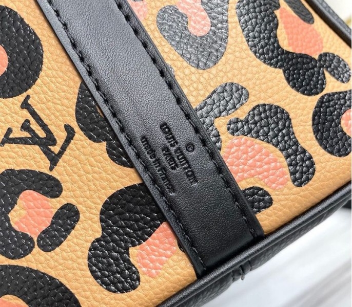 L0vis Vvtt0n Monogram Empreinte Wild At Heart Speedy 25 Bandouliere Handbag In Black