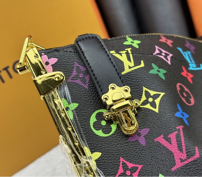L0vis Vvtt0n X TM Multicolored Lucky Trunk In Black