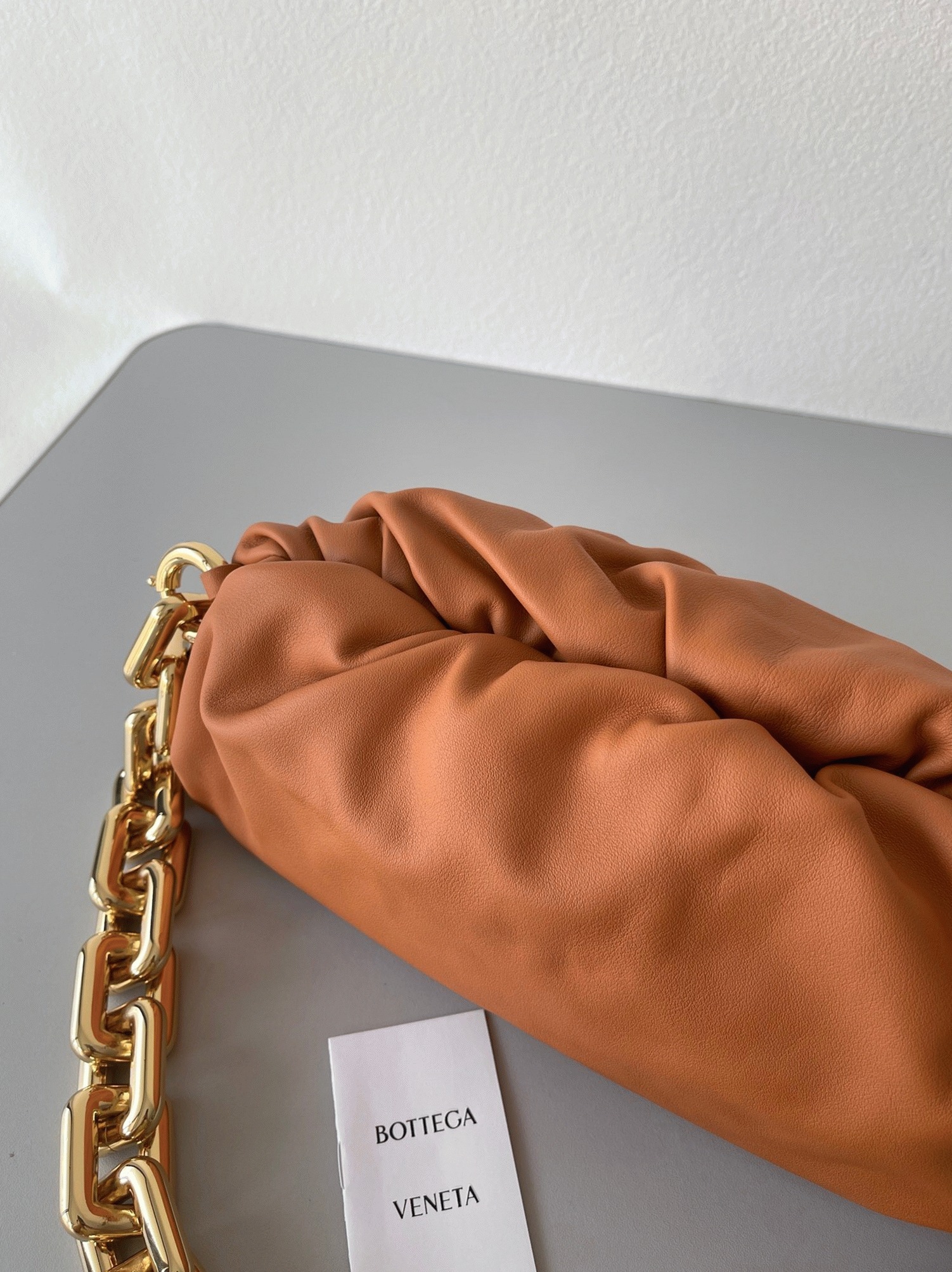Replica B0tt*ga Ven*ta The Chain Pouch Bag Clay