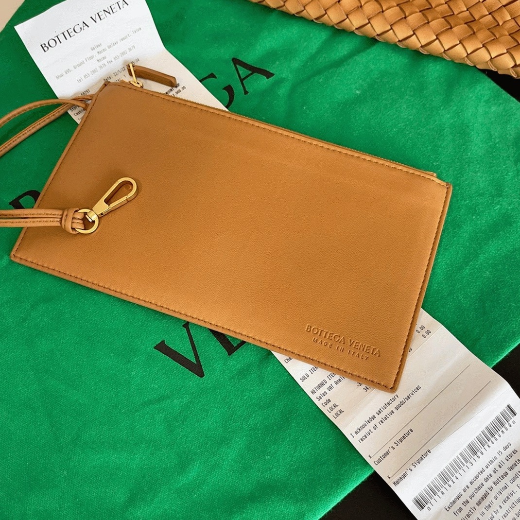 Top Quality Fake B0tt*ga Ven*ta Cabat Medium Bag In Caramel Intrecciato Lambskin