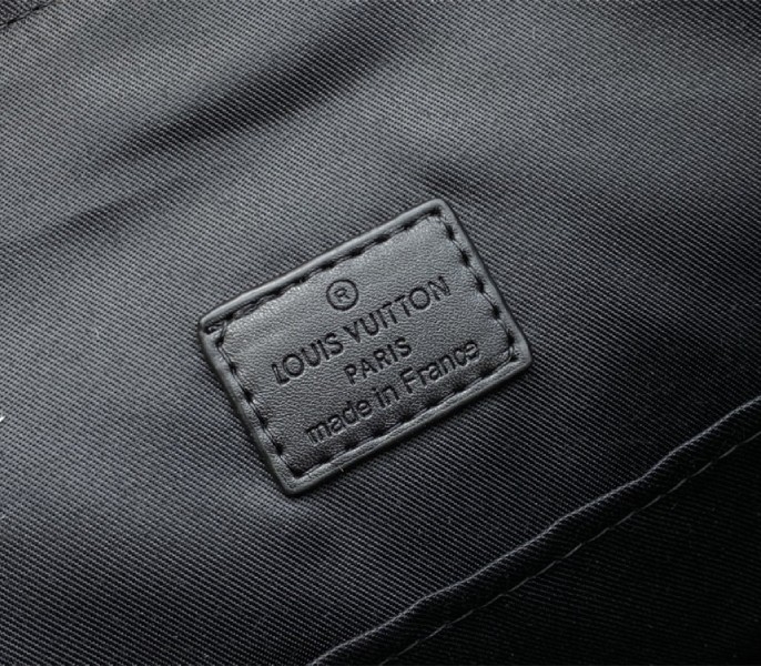 L0vis Vvtt0n Monogram Eclipse Montsouris Backpack