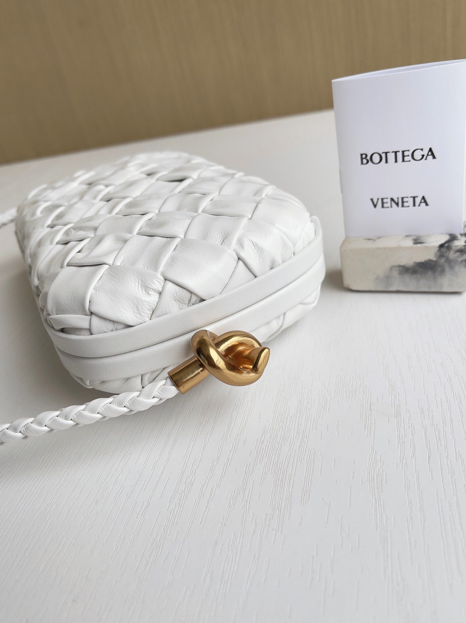 Replica B0tt*ga Ven*ta Knot Minaudiere On Strap White Foulard Intreccio Leather