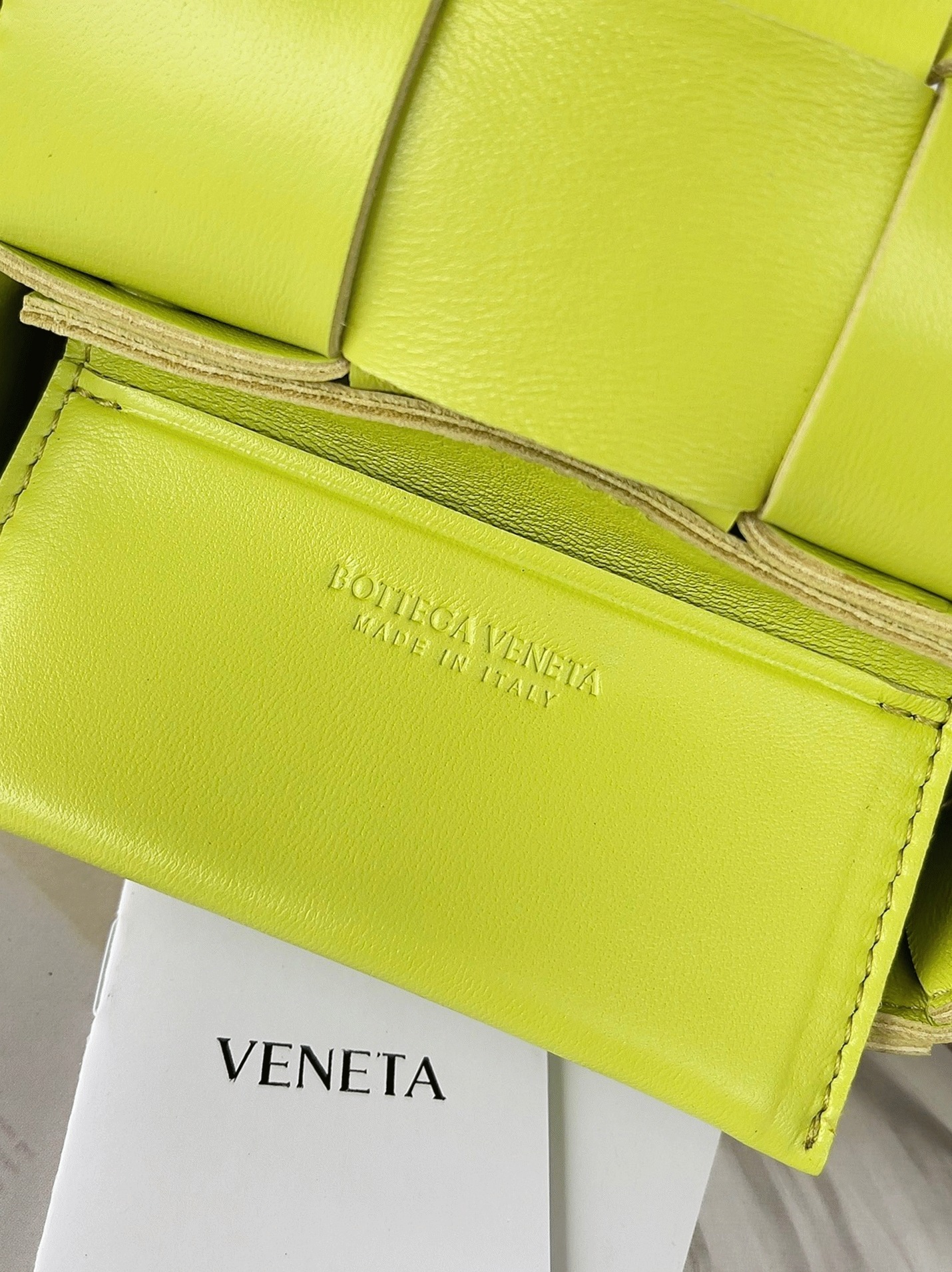 Top Quality Replica B0tt*ga Ven*ta Candy Cassette Bag In Acid Kiwi