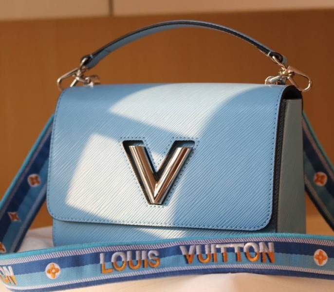 L0vis Vvtt0n Epi Leather Twist MM Bag With Jacquard Strap In Bleuet Blue