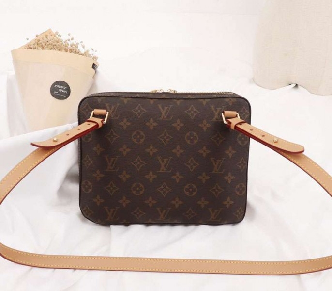 L0vis Vvtt0n Monogram Canvas Soft Trunk Messenger PM Bag