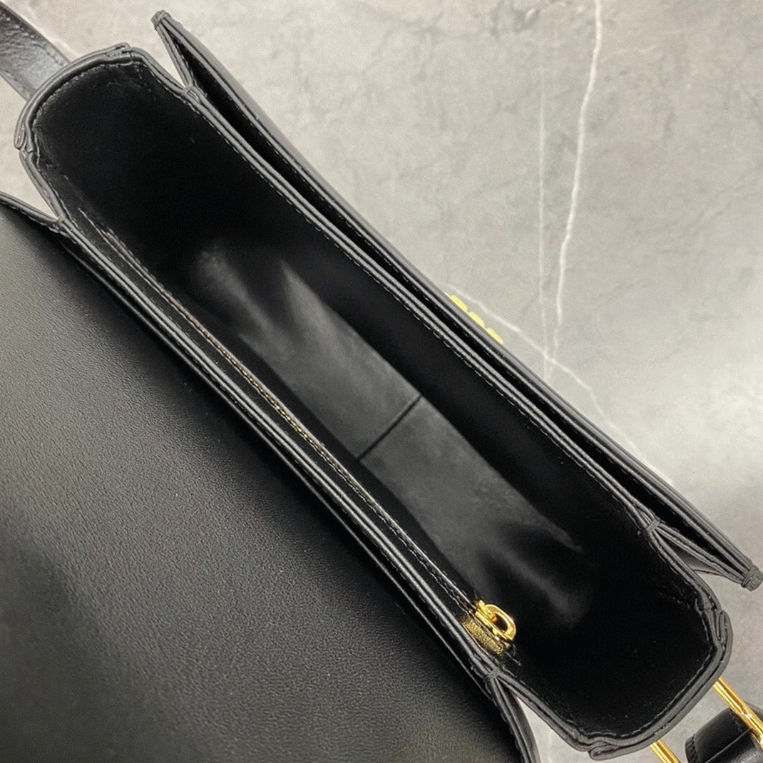 Top Quality Knockoff Ce1i*e Triomphe Teen Bag In Black