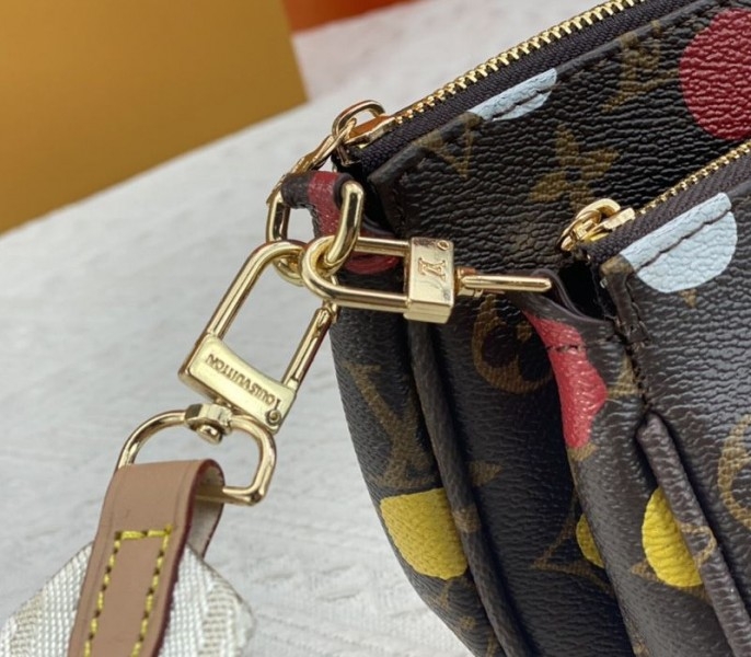 L0vis Vvtt0n X YK Monogram Canvas Multi Pochette Accessoires