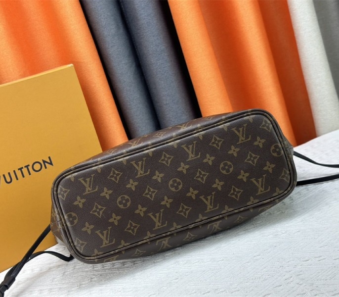 L0vis Vvtt0n Neverfull Bandouliere Inside Out MM Tote In Monogram Canvas And Black Leather