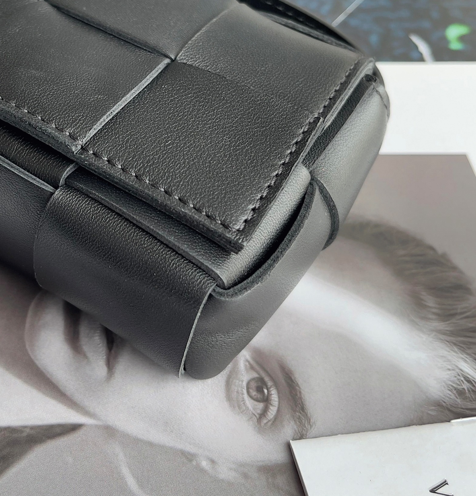 Top Quality Replica B0tt*ga Ven*ta Candy Cassette Bag In Black