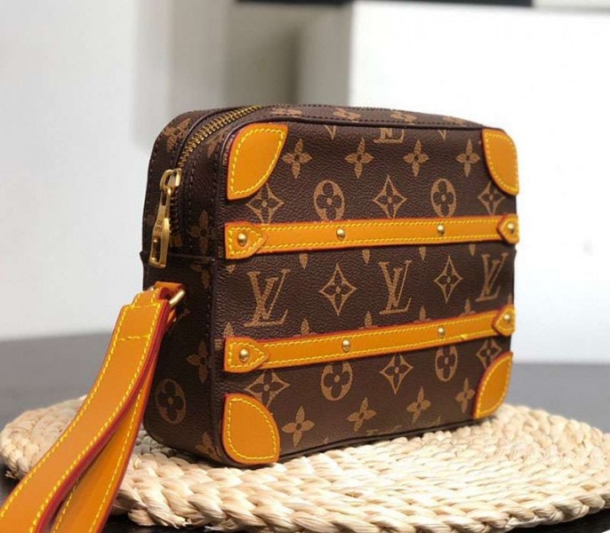 L0vis Vvtt0n Monogram Canvas Soft Trunk Pouch