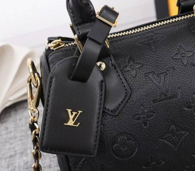 L0vis Vvtt0n Monogram Empreinte Speedy BB Handbag In Black