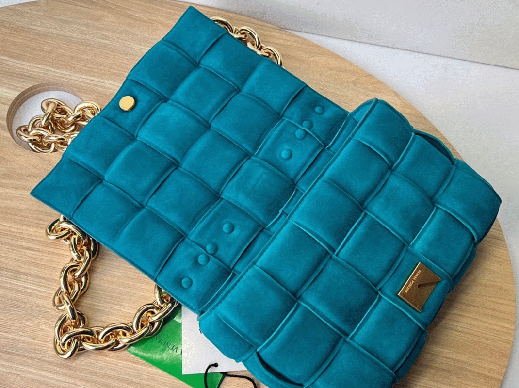 Top Quality Fake B0tt*ga Ven*ta Chain Cassette Bag In Blaster
