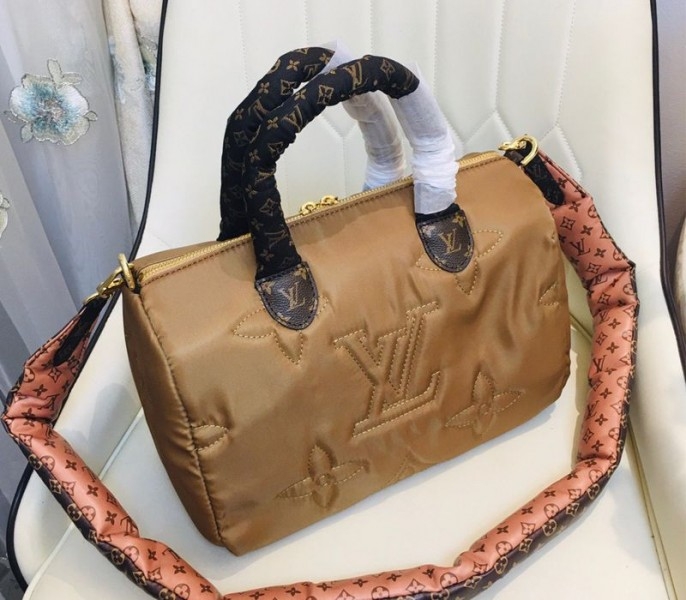 L0vis Vvtt0n Econyl Regenerated Nylon Speedy Bandouliere 30 Handbag In Beige