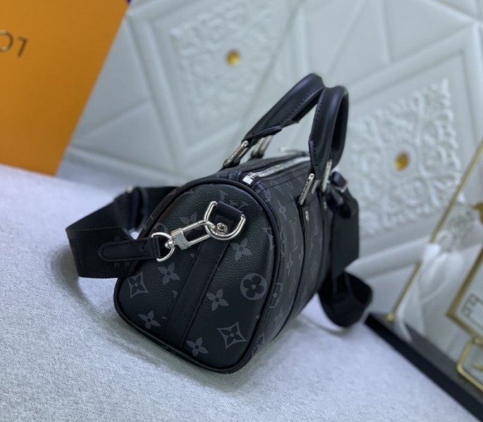 L0vis Vvtt0n Monogram Eclipse Canvas Keepall Bandouliere 25 Travel Bag