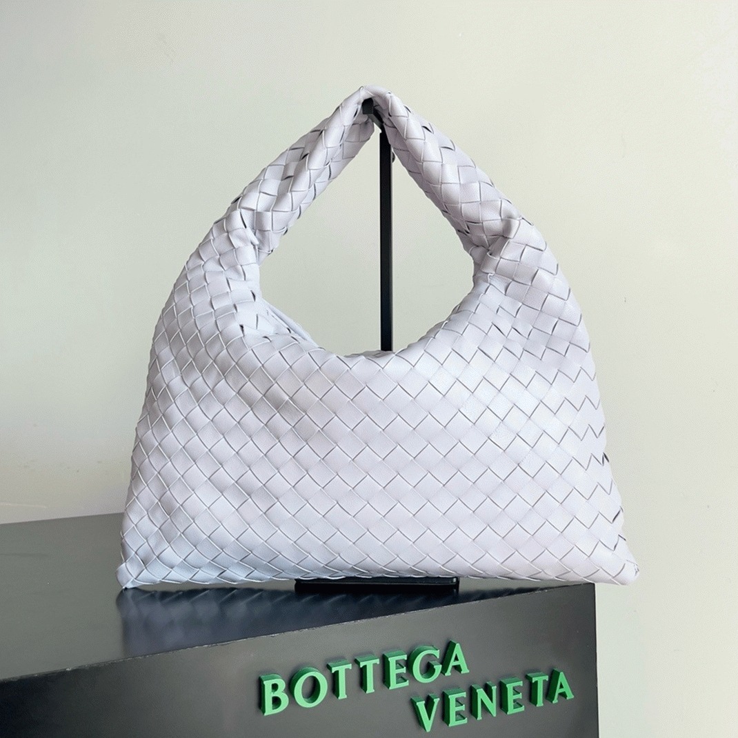 Fake B0tt*ga Ven*ta Small Hop Bag Oyster