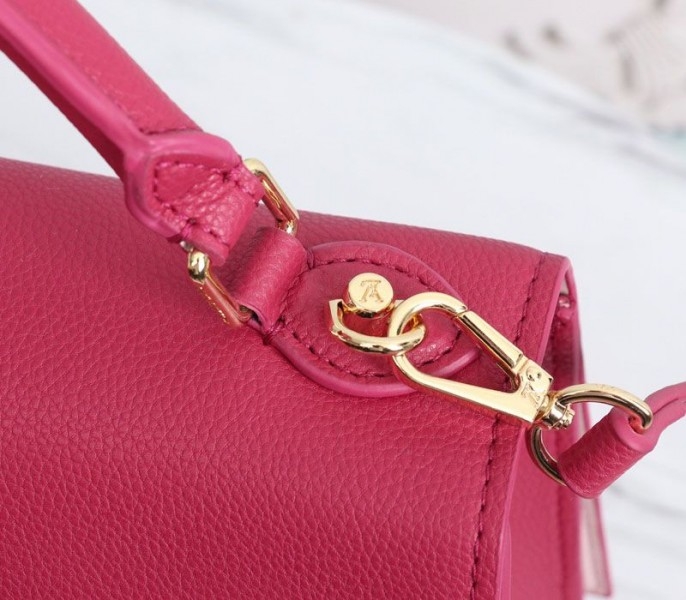 L0vis Vvtt0n Twist One Handle MM Handbag In Rose