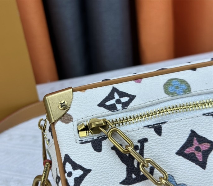 L0vis Vvtt0n Monogram Craggy Mini Soft Trunk In Vanilla