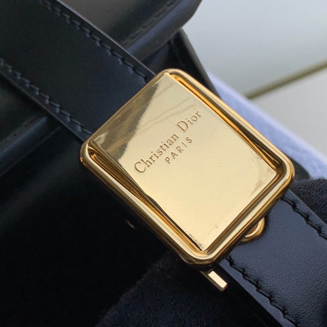 D10r 30 Montaigne Medium Bag Replica in Black Box Calfskin