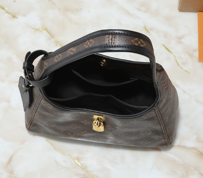 Monogram Canvas The Drop PM