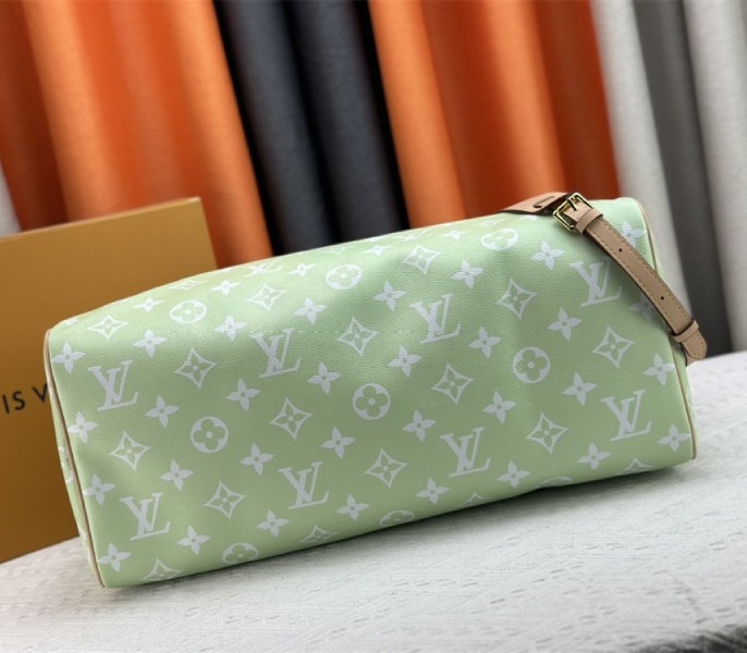 L0vis Vvtt0n Speedy P9 Bandouliere 50 Bag In Light Green