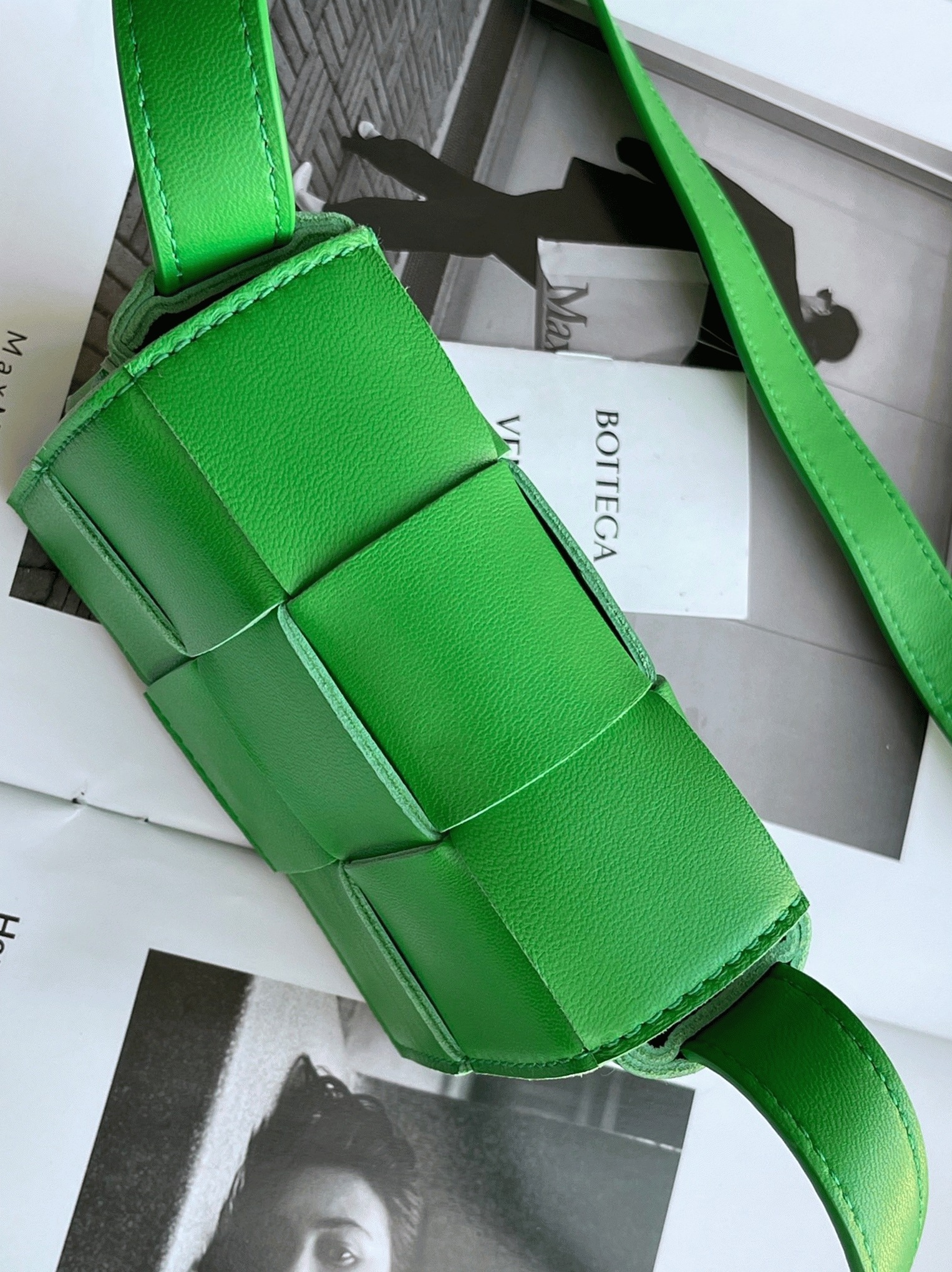 Top Quality Replica B0tt*ga Ven*ta Candy Cassette Bag In Parakeet