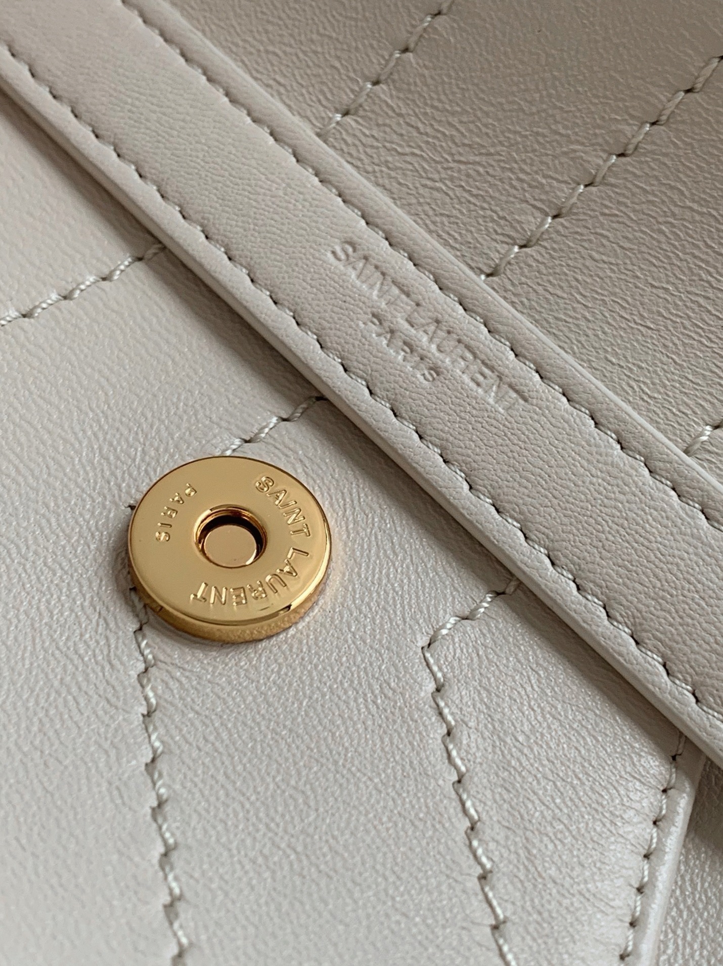 Replica Sa1nt Lau*nt Niki Medium Chain Bag White