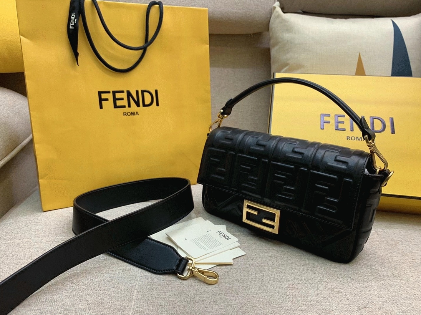 Top Quality Fake F**di Medium Baguette Bag In Black FF