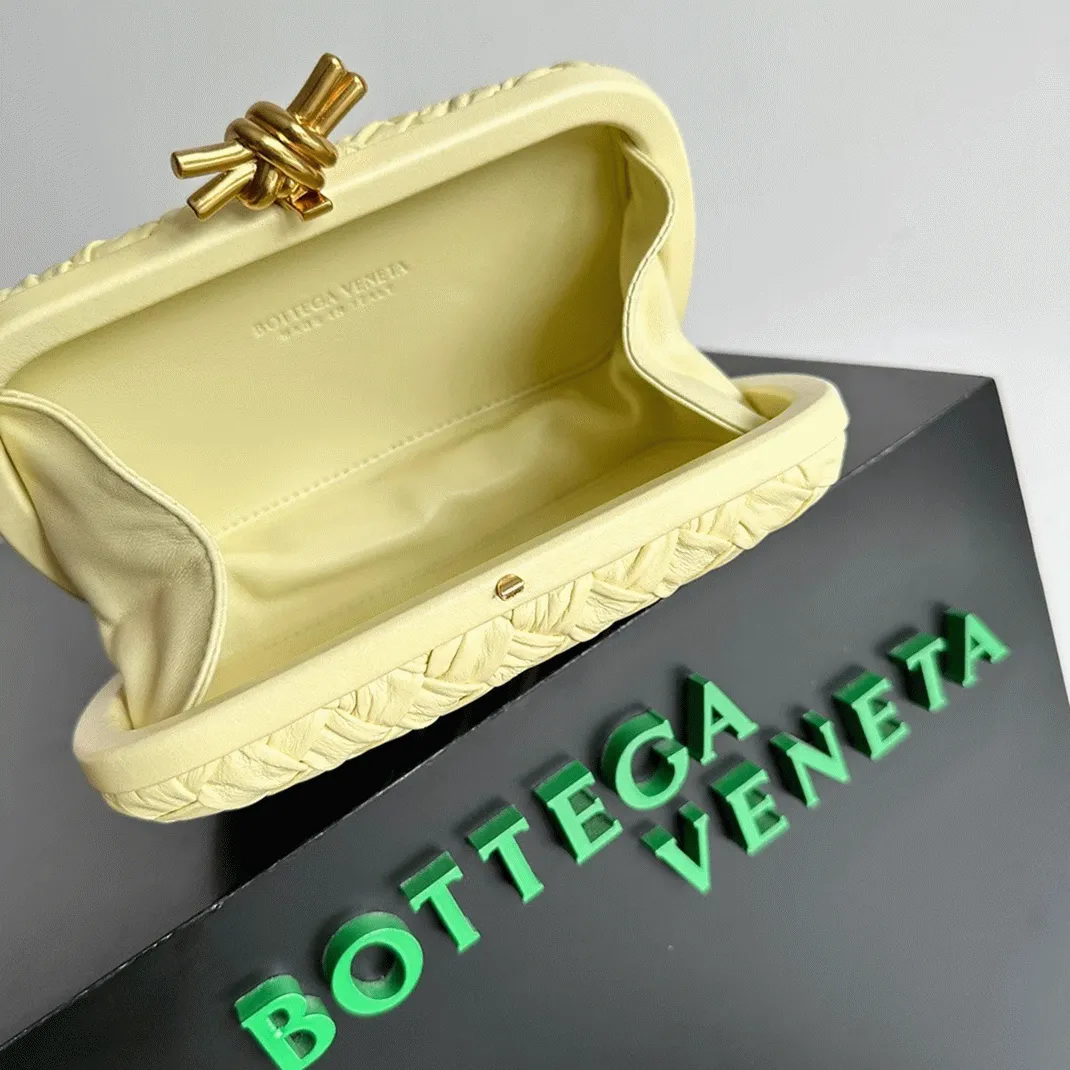 Fake B0tt*ga Ven*ta Knot Minaudiere Clutch Ice Cream Foulard