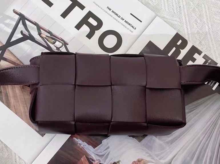 Replica B0tt*ga Ven*ta Cassette Belt Bag Grape