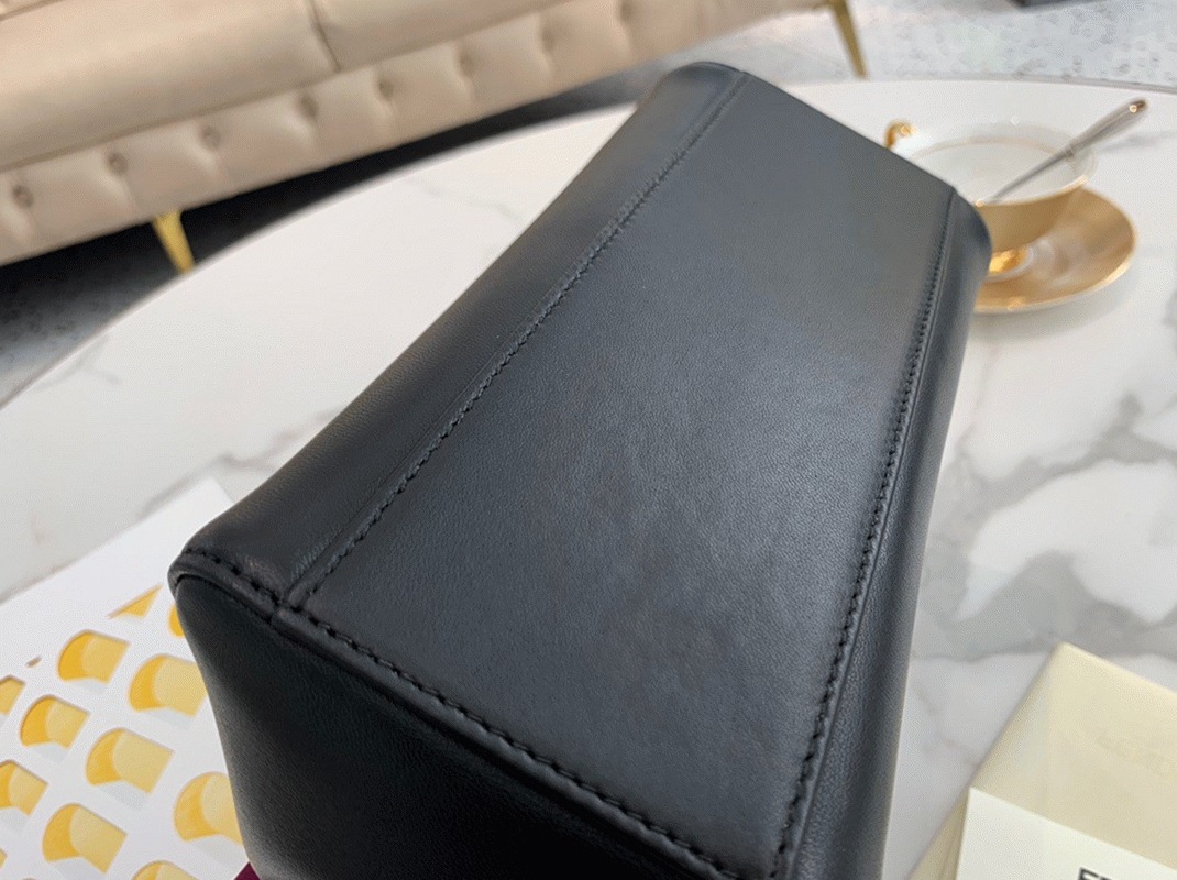 Top Quality Replica F**di Peekaboo Mini Bag In Black Nappa Leather