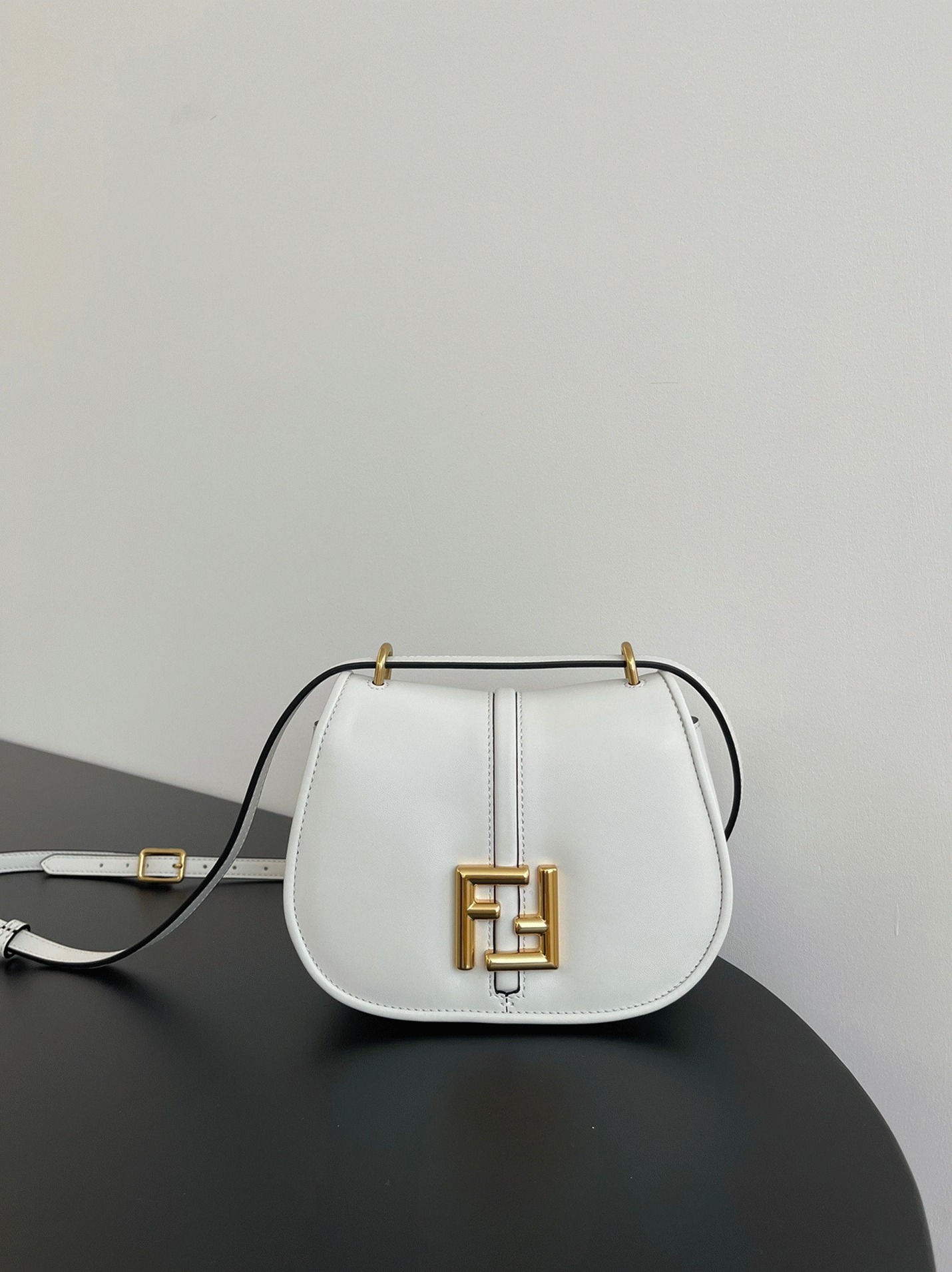 Top Quality Knockoff F**di C’mon Small Bag in White