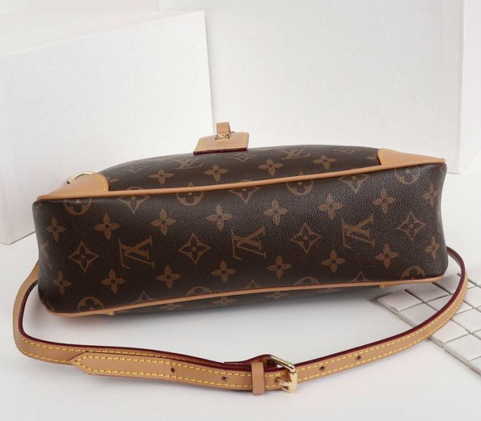 L0vis Vvtt0n Monogram Canvas Odeon MM Bag In Natural