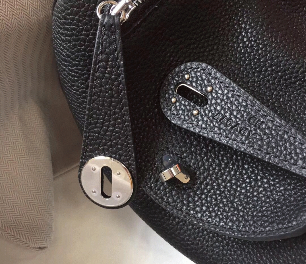 Fake H**me5 Lindy Mini handbag in black