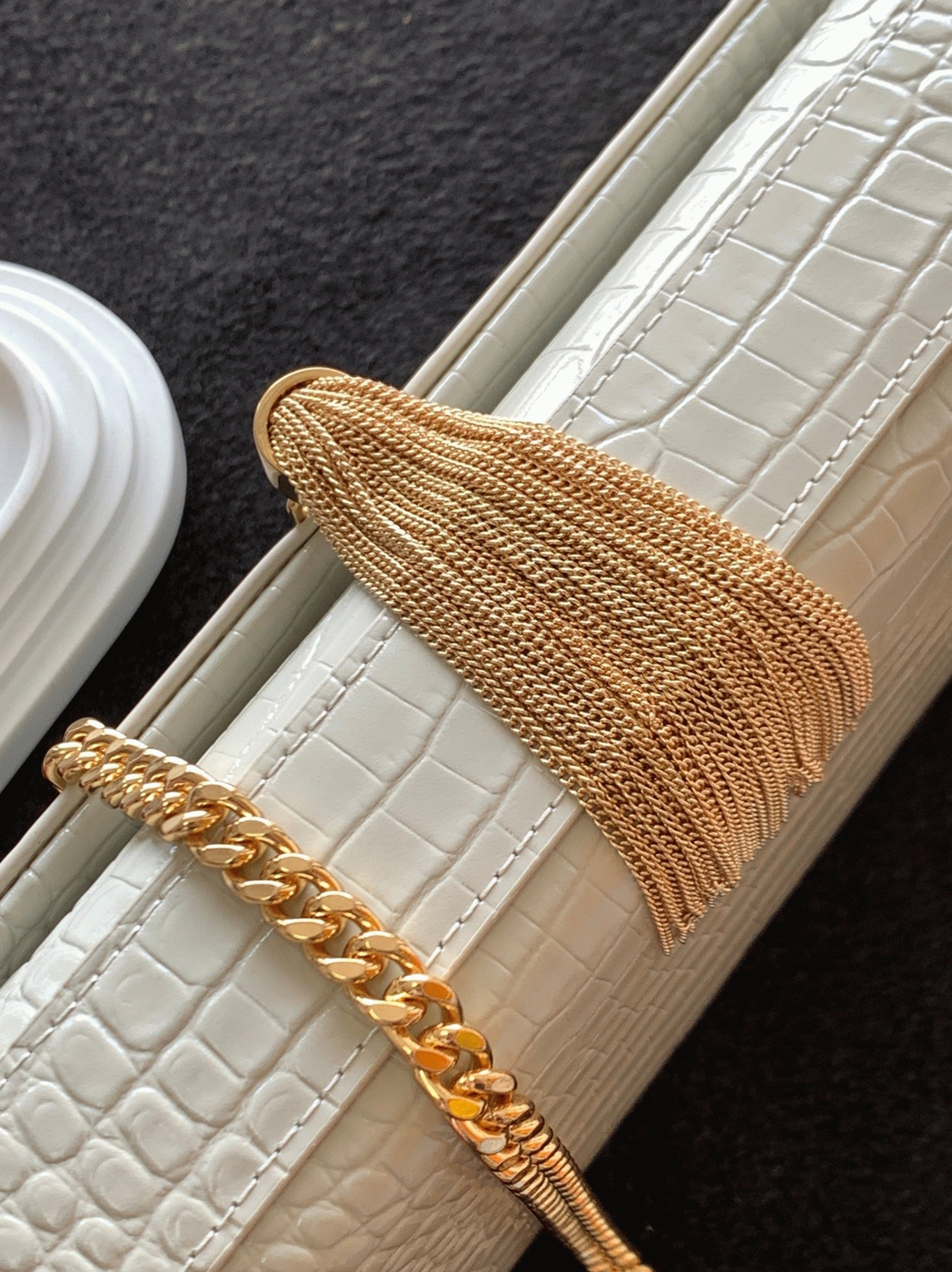 Replica Sa1nt Lau*nt Kate Medium Tassel Bag White Crocodile-embossed Leather