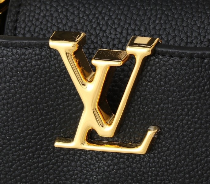L0vis Vvtt0n Capucines Mini Capucines Handbag In Black