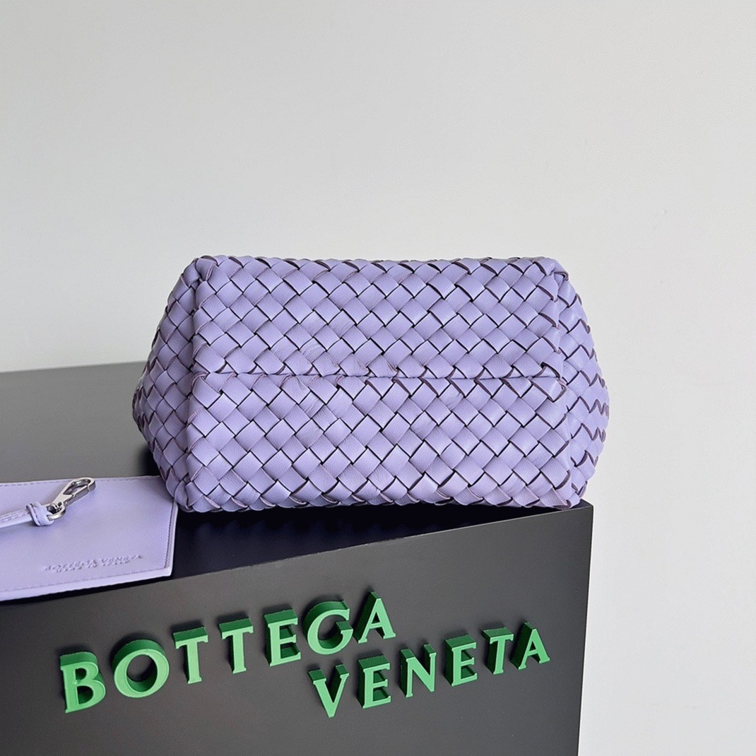 Top Quality Knockoff B0tt*ga Ven*ta Cabat Mini Bag In Wisteria Intrecciato Lambskin