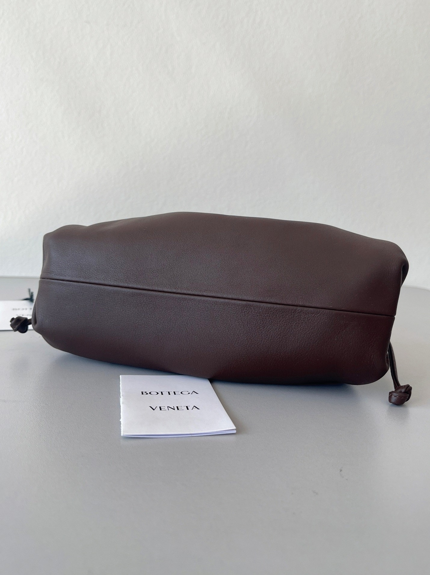 Knockoff B0tt*ga Ven*ta Mini Pouch with Strap Fondant