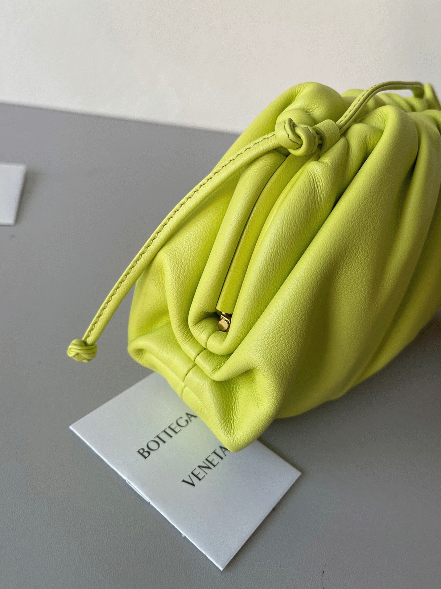 Replica B0tt*ga Ven*ta Mini Pouch with Strap Kiwi