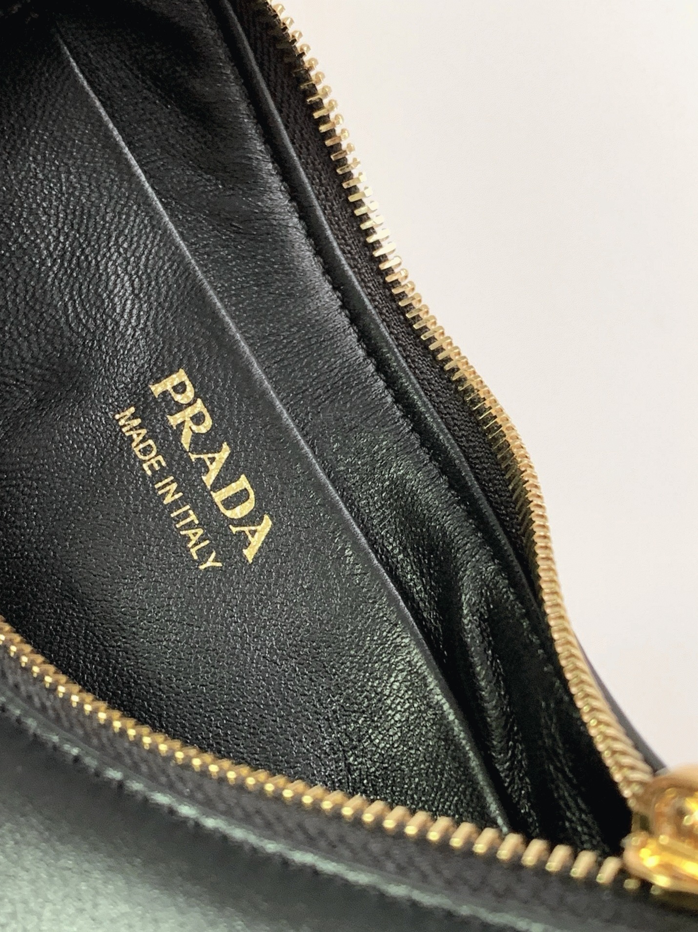 Black Pra*a Arque Shoulder Bag Replica
