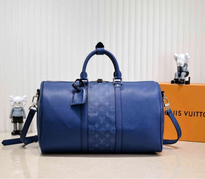 L0vis Vvtt0n Taiga Leather Keepall Bandouliere 50 Travel Bag In Navy Blue