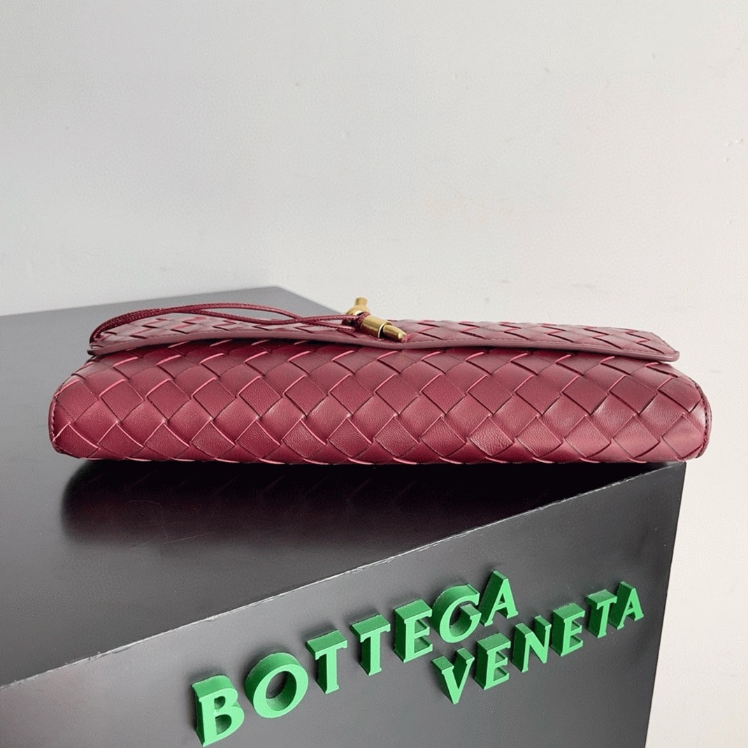 Replica B0tt*ga Ven*ta Andiamo Clutch with Handle Barolo