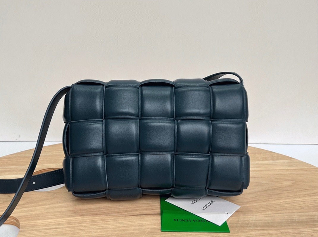 Top Quality Replica B0tt*ga Ven*ta Padded Cassette Bag In Dark Blue