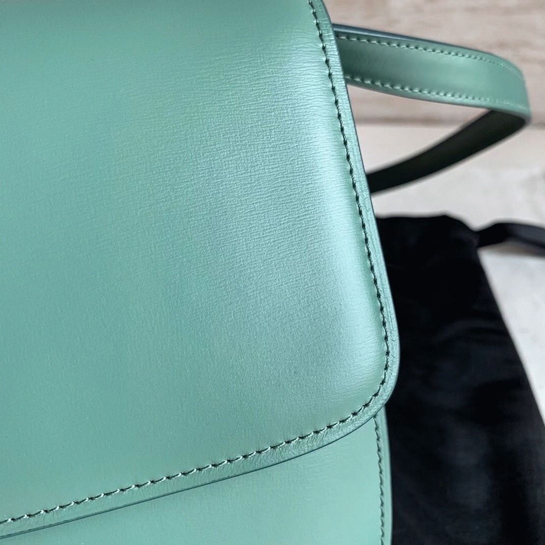 Top Quality Replica Ce1i*e Classic Box Medium Bag In Celadon