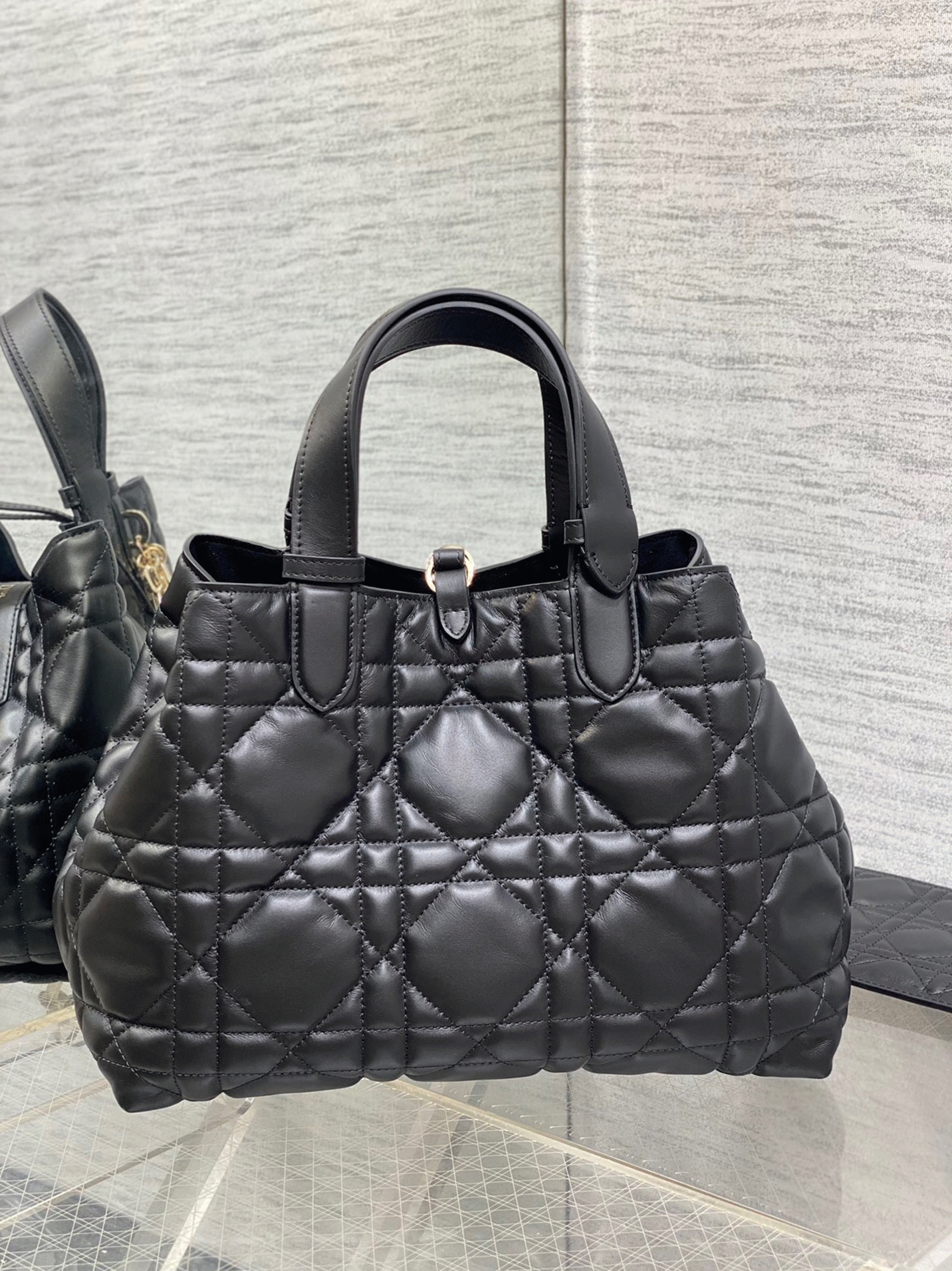 D10r Toujours Medium Bag Replica in Black Macrocannage Calfskin
