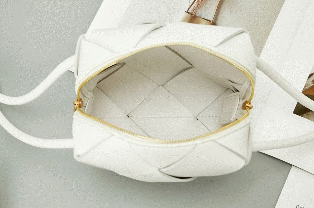 Replica B0tt*ga Ven*ta Mini Cassette Camera Bag White