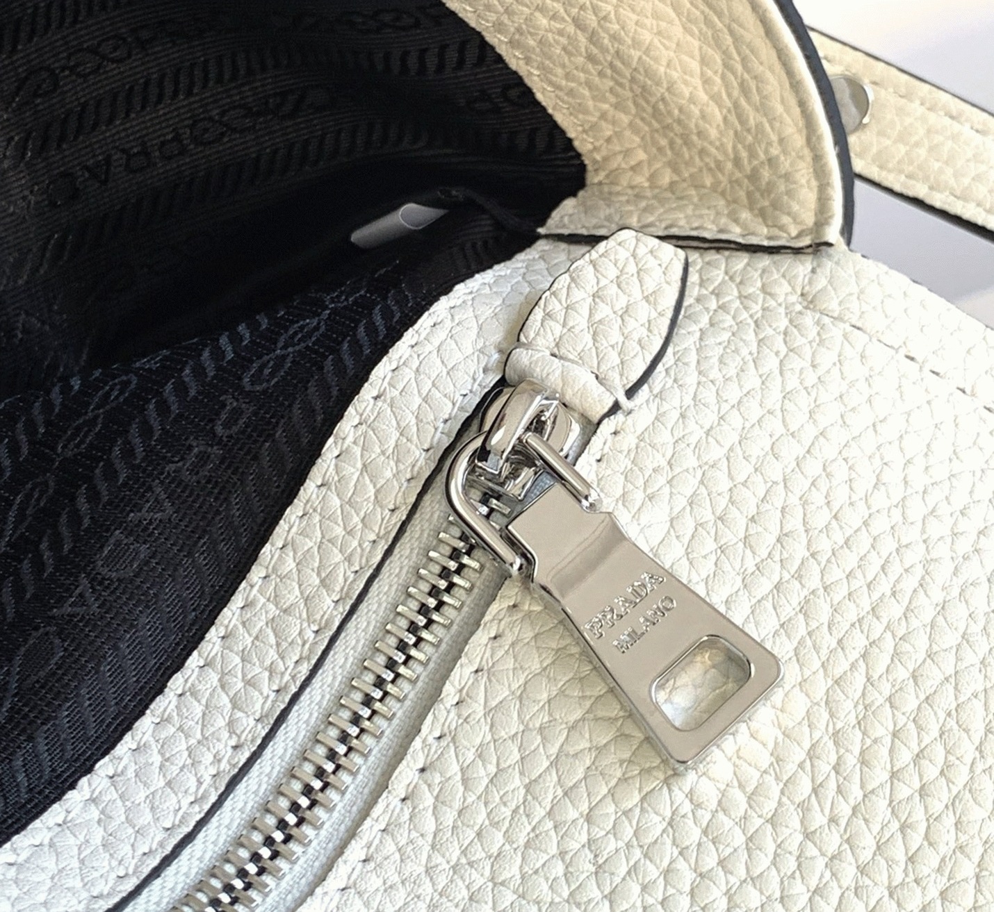 Pra*a Flap Shoulder Bag Replica in White