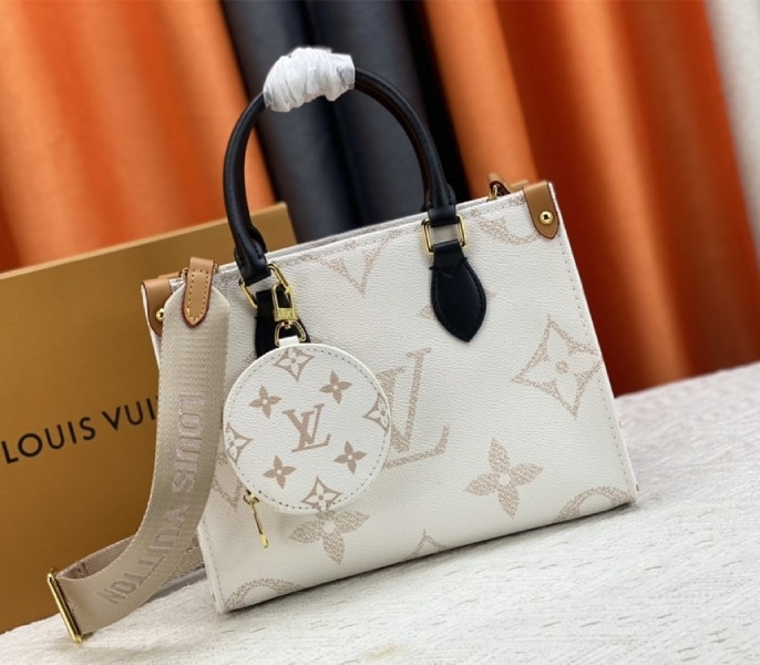 L0vis Vvtt0n Monogram Dune Canvas Onthego PM Tote