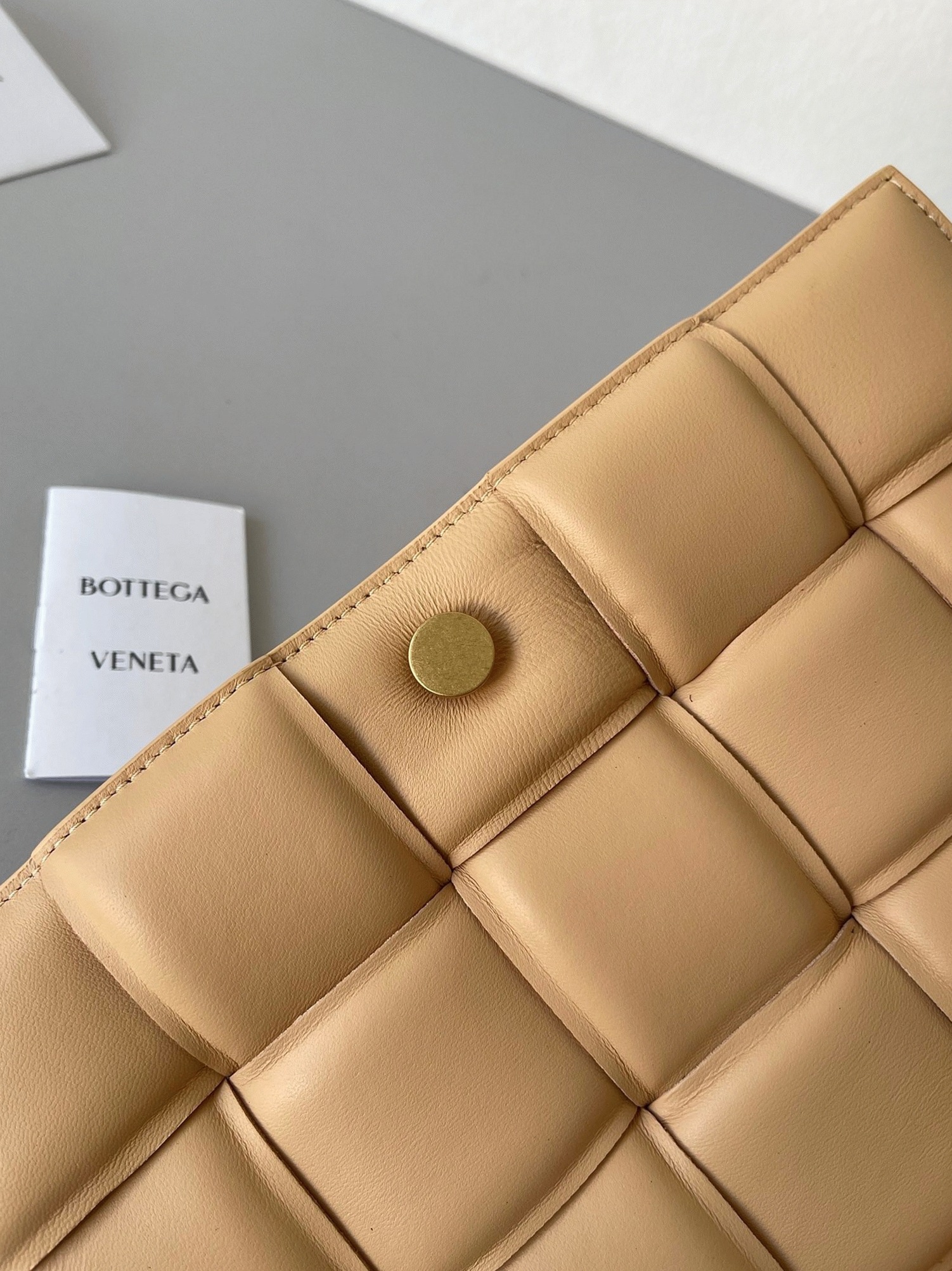 Top Quality Knockoff B0tt*ga Ven*ta Padded Cassette Bag In Almond
