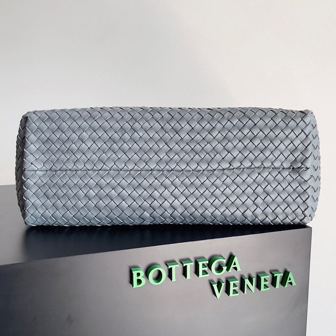 Top Quality Imitation B0tt*ga Ven*ta Cabat Large Bag In Thunder Intrecciato Lambskin